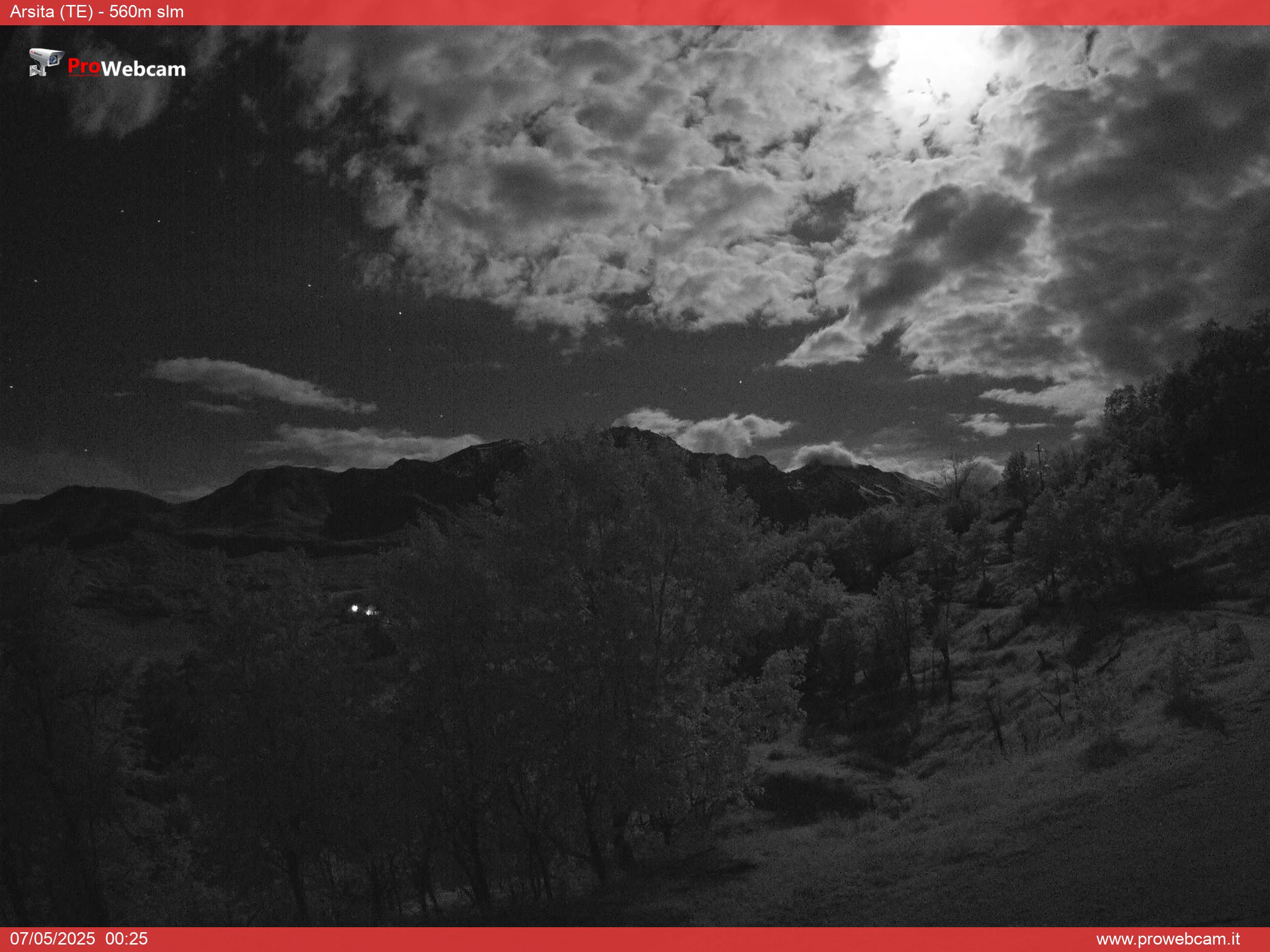 immagine della webcam nei dintorni di Casale San Nicola (alto): webcam Arsita